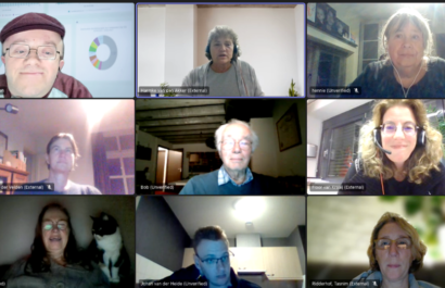 Schermafbeelding van een online meeting